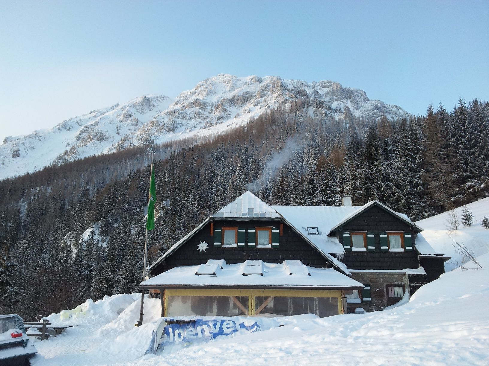 Edelweisshütte im Winter