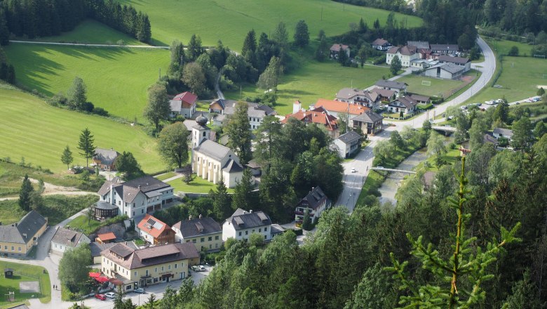 Schwarzau mit Kirche, © Naturpark Falkenstein 